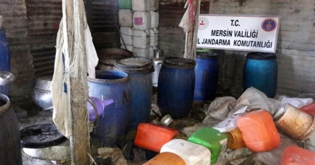 Tarsusta 2 Bin 650 Litre Kaçak İçki Ele Geçirildi