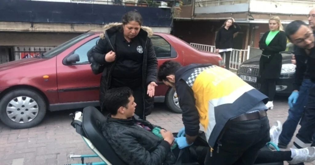 Tartıştığı Arkadaşını Sokak Ortasında Bıçakladı