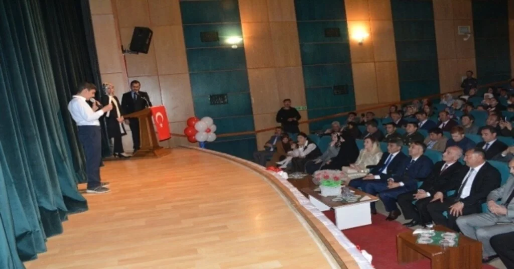 Tatvandaki Özel Çocuklardan Özel 23 Nisan Etkinliği