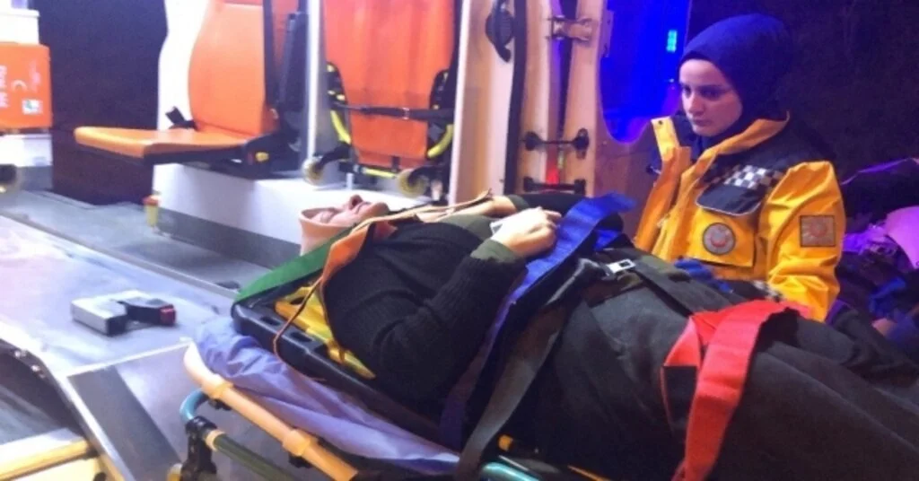 Temde 3 Araç Birbirine Girdi: 1İ Çocuk 4 Yaralı