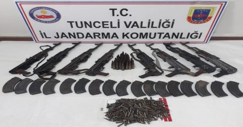 Tuncelide Silah Dolu 2 Sığınak İmha Edildi