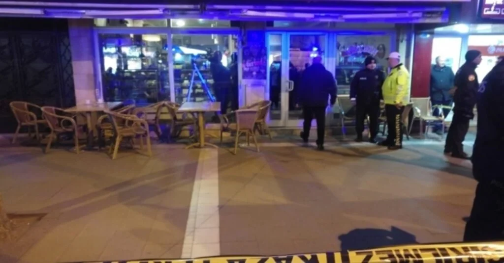 Uşak Baro Başkanı Fenalaştığı Kafede Hayatını Kaybetti