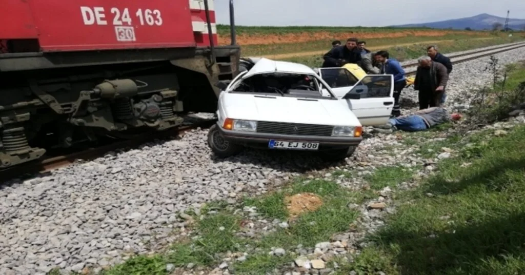 Uşakta Tren Kazası: 2 Ağır Yaralı