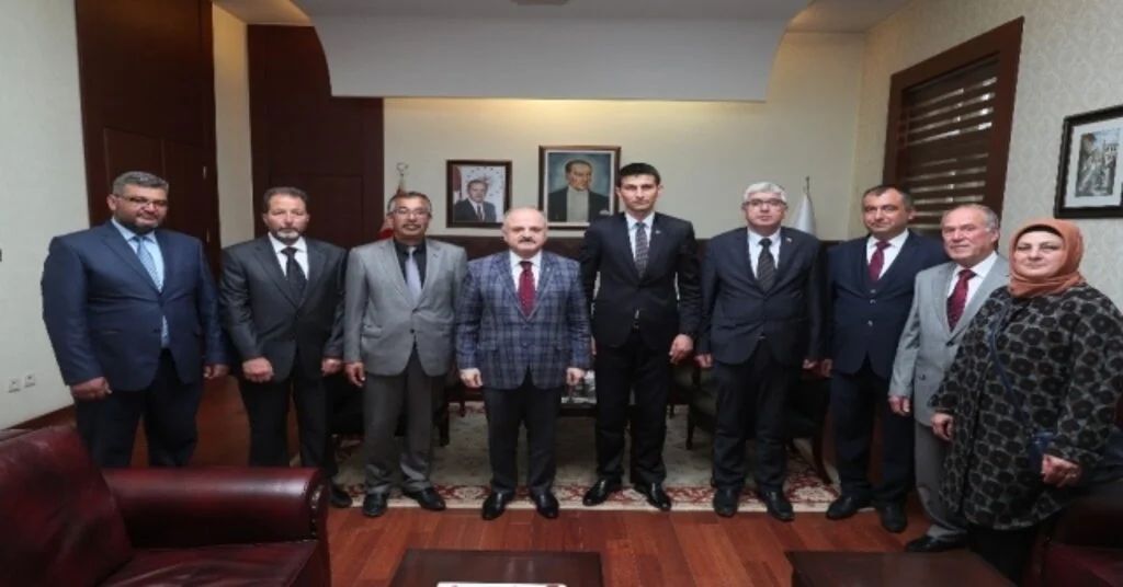 Vali Çakacak, Çifteler Belediye Başkanı Bıyıkı Kabul Etti