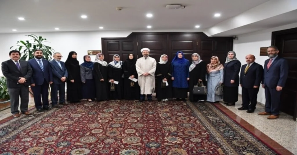 Yarışmalarda Derece Alan Öğrencilerden Diyanet İşleri Başkanı Erbaşa Ziyaret