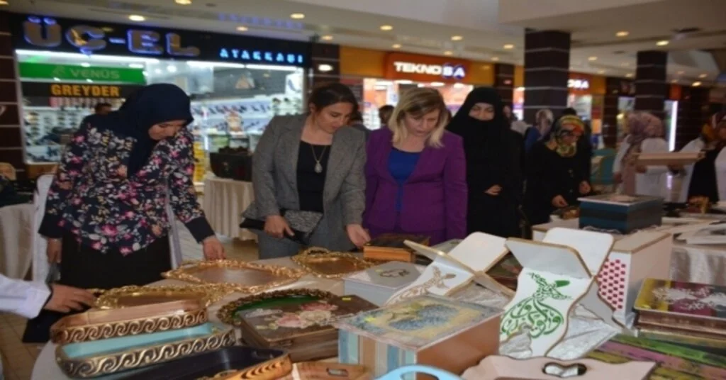 Adem Kursiyerleri Sergi Açtı
