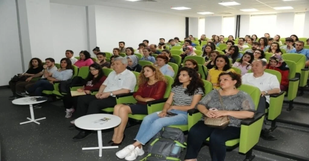 Adü Kütüphane Veri Tabanı Eğitimleri Devam Ediyor