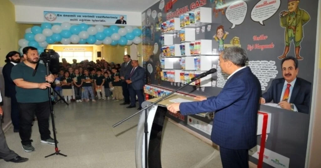 Akşehire 3 Koridor Kitaplığı Daha