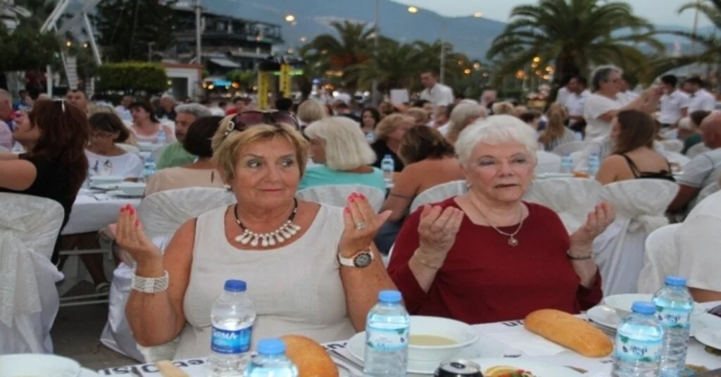 Alanyada Yaşayan Yabancılara İftar