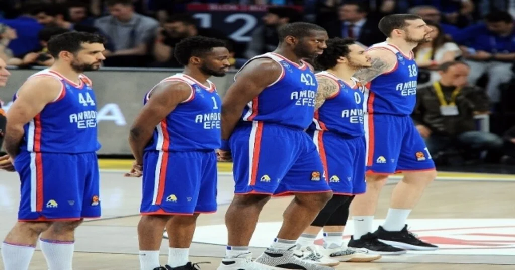 Anadolu Efes, 18 Yıl Sonra Final-Foura Adını Yazdırdı