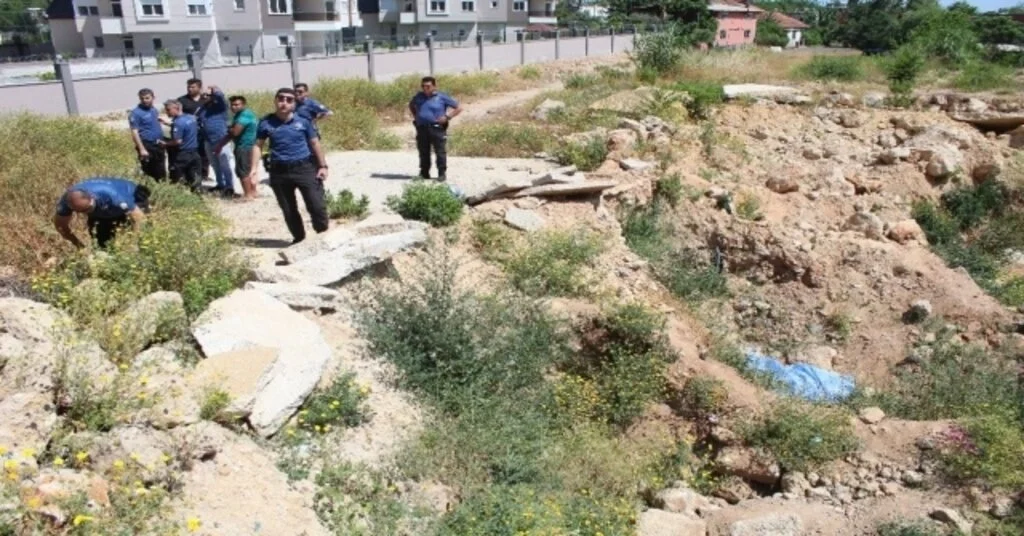 Antalyada Hafriyat Çukurunda Şüpheli Ölüm