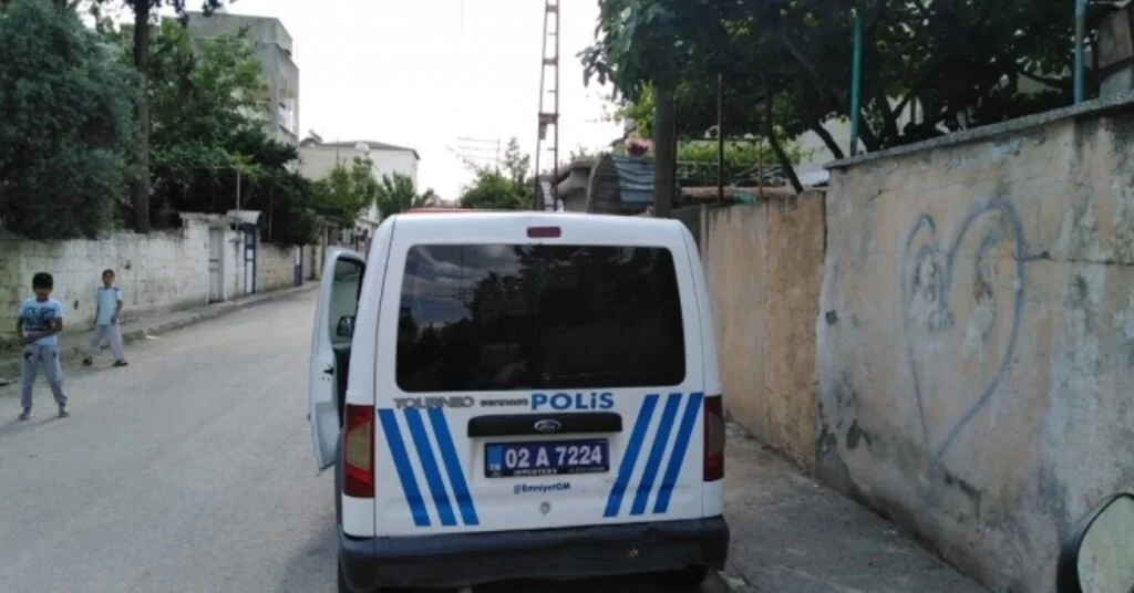 Asma Yaprağı Toplarken Korkuluktan Düştü