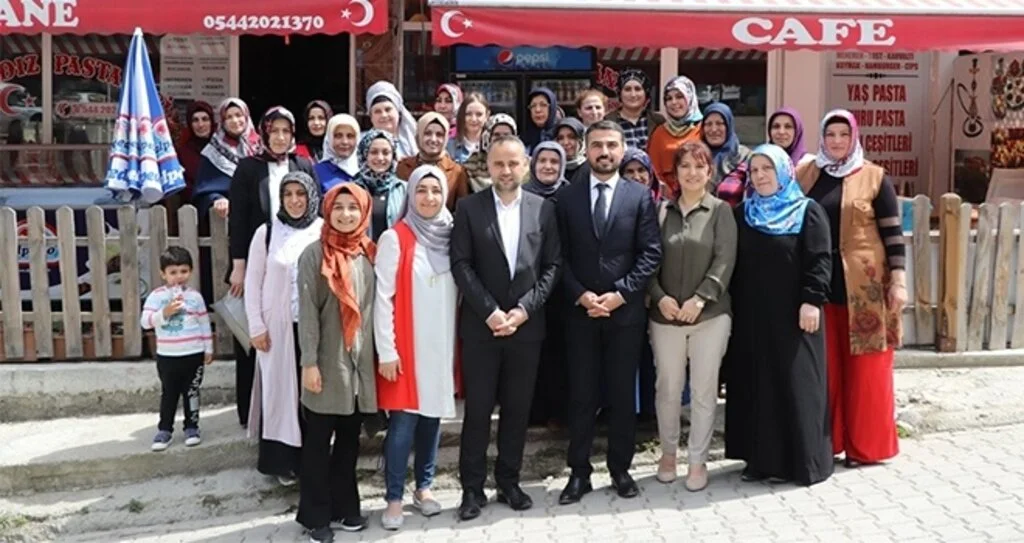 Ayvacıklı kadın esnaflara motivasyon kahvaltısı