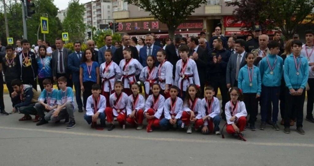 Bafra'da 100.Yıl Spor Şenliği