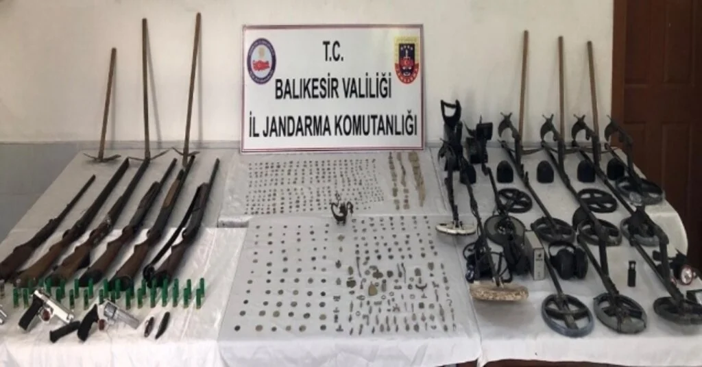 Balıkesirde Eş Zamanlı Tarihi Eser Operasyonu