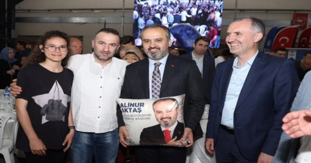 Başkan Aktaşın İnegölde İftar Sevinci