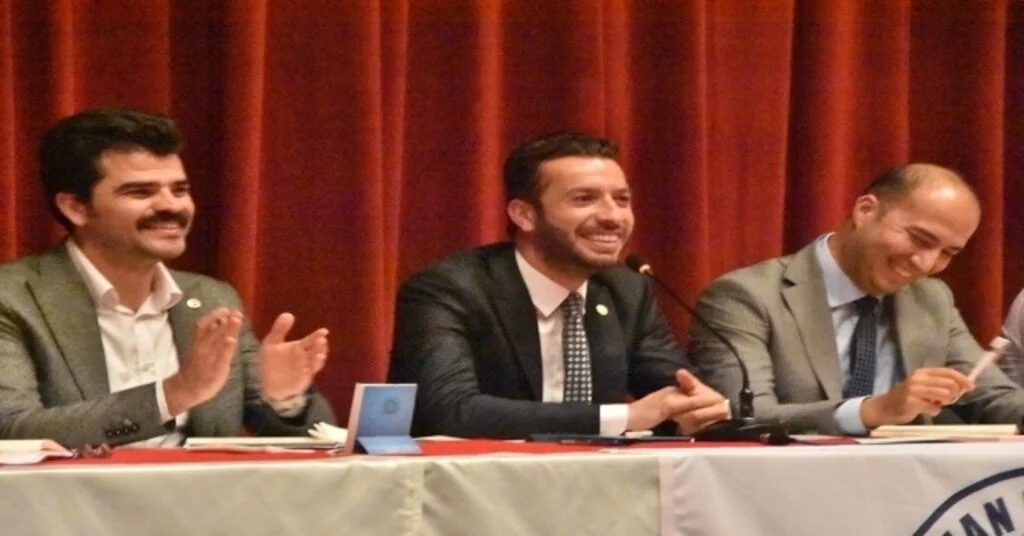 Başkan Aydar: Hizmet Gömleğini Giydik