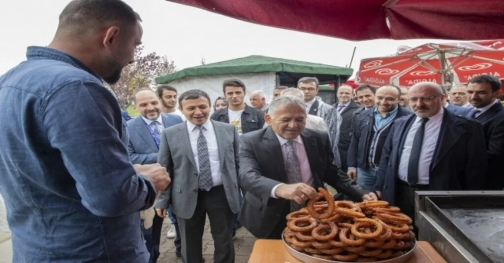 Başkan Büyükkılıç, Erciyes Üniversitesi Bahar Şenliğinin Açılışına Katıldı