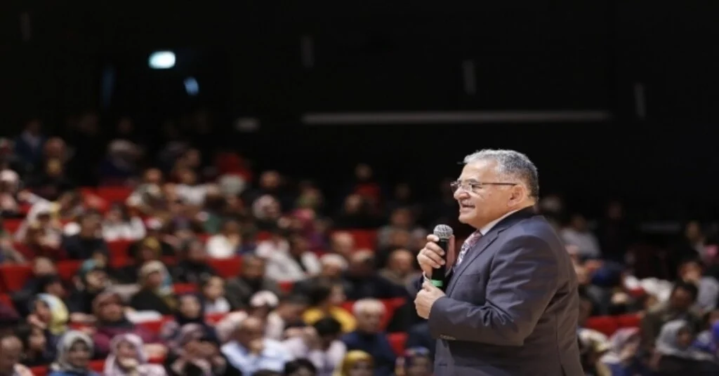 Başkan Büyükkılıç, Kayseri Kız Anadolu İmam Hatip Lisesinin Mezuniyet Törenine Katıldı