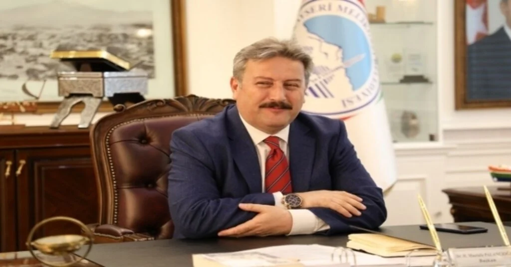 Başkan Dr. Palancıoğlu, Anketler İle Katılımcı Demokrasinin  Güzel Bir Örneğini Sergiliyoruz”