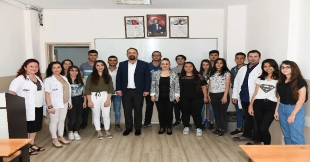 Başkan Gümrükçüden Öğrencilere Başarı Dileği
