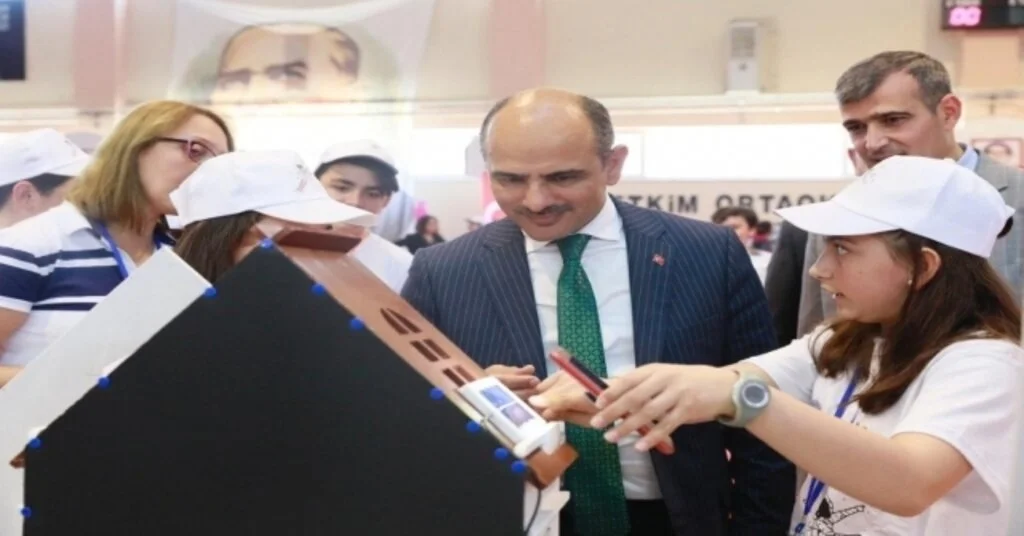 Başkan Söğüt, Tübitak Bilim Fuarında