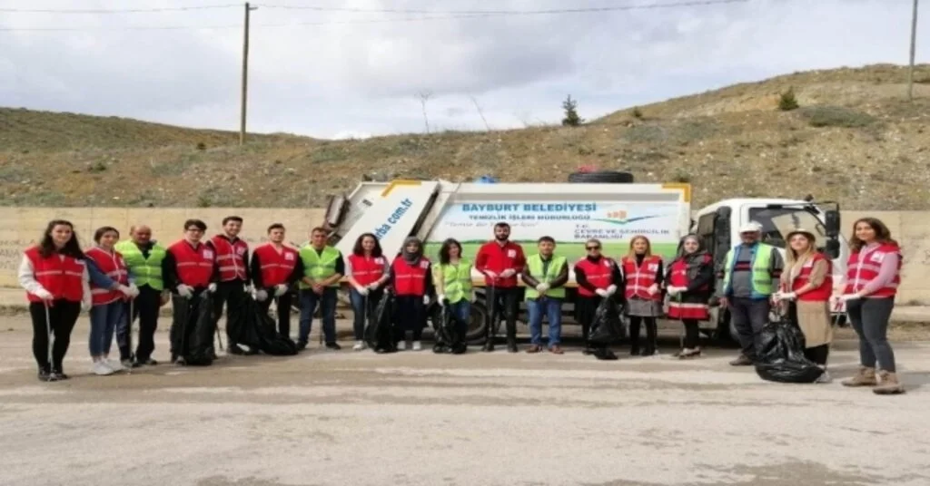Bayburt Belediyesi Ve Türk Kızılay Derneğinden Dayanışma Örneği