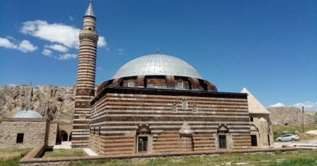 Cuma Hutbesinde Trafik Kurallarına Uyulması Uyarısı
