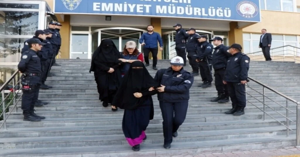 Deaşın Türkiye Sorumlusunun Yakınlarının Yargılandığı Davada 7 Sanığa Ceza Yağdı