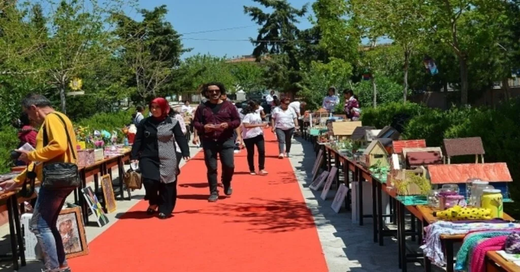 Didimde Okul Yararına Lahmacun Günü Düzenlendi