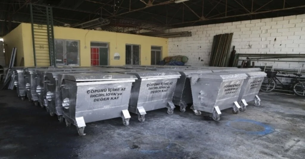 Efeler Belediyesi, İncirliovaya Çöp Konteynırı Hibe Etti