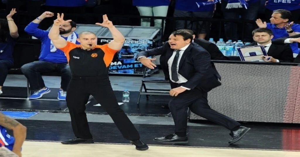 Ergin Ataman 3. Kez Final Fourda