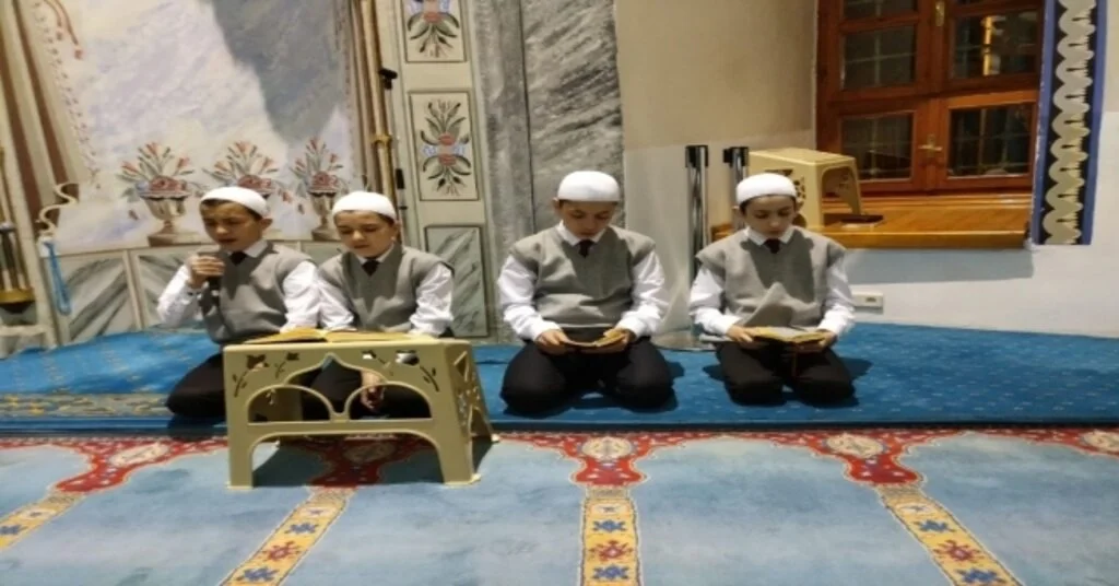 Hafızlar Mukabele Okuyor