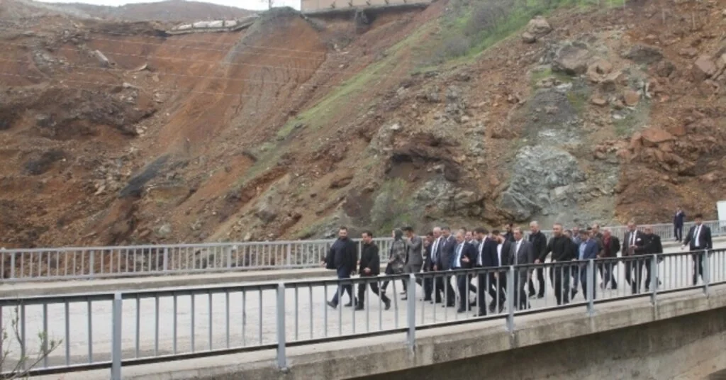 Heyelan Riski Ak Parti, Chp, Mhp Ve İyi Partiyi Bir Araya Getirdi