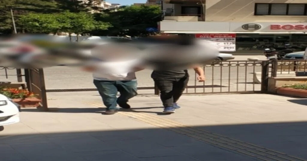İzmirde Cinayetten Aranan Zanlı Kuşadasında Yakalandı
