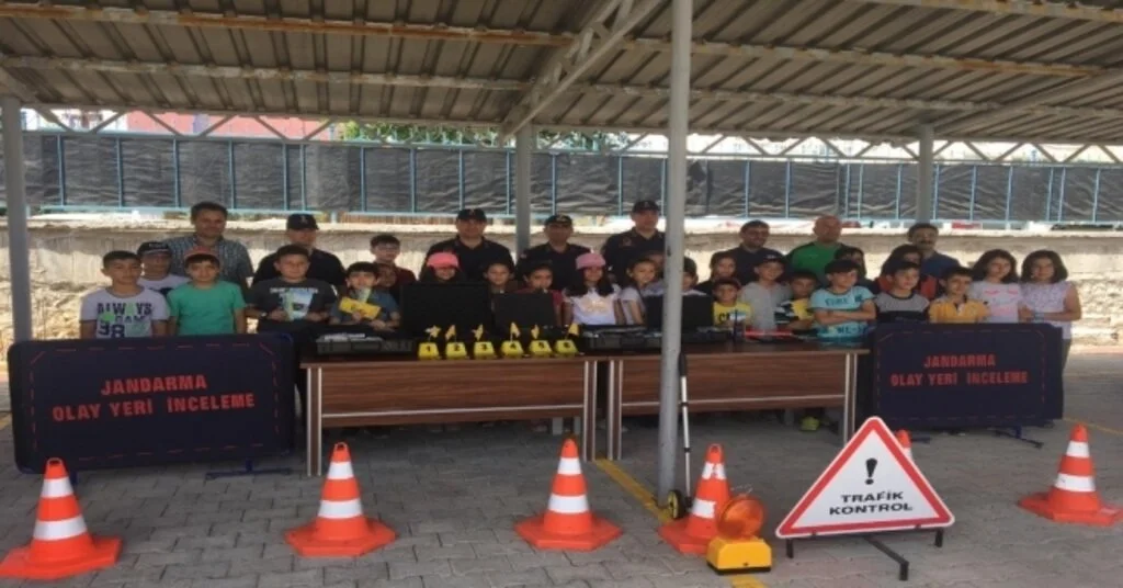 Jandarmadan Öğrencilere Trafik Eğitimi