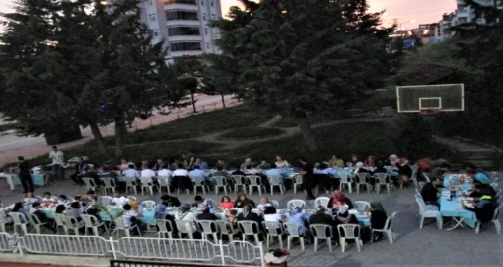 Kavak'ta şehit yakınları ve emniyet personeline iftar