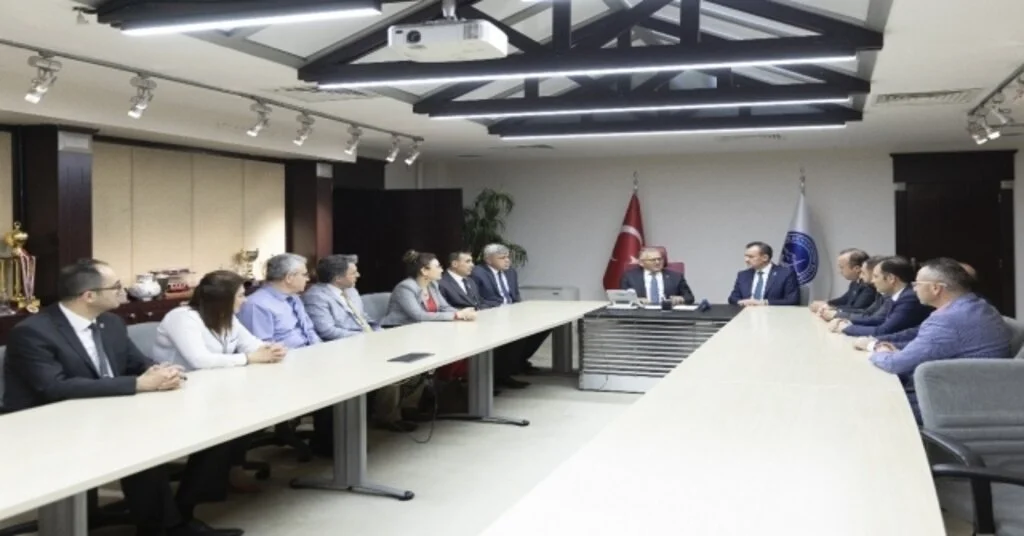 Kayseri Serbest Muhasebeci Mali Müşavirler Odası Yönetimi Başkan Büyükkılıçı Ziyaret Etti