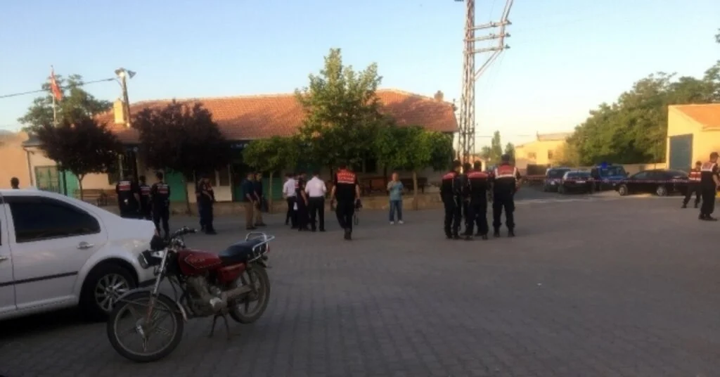 Köy Meydanında Silahlı Çatışma: 2 Ölü, 8 Yaralı