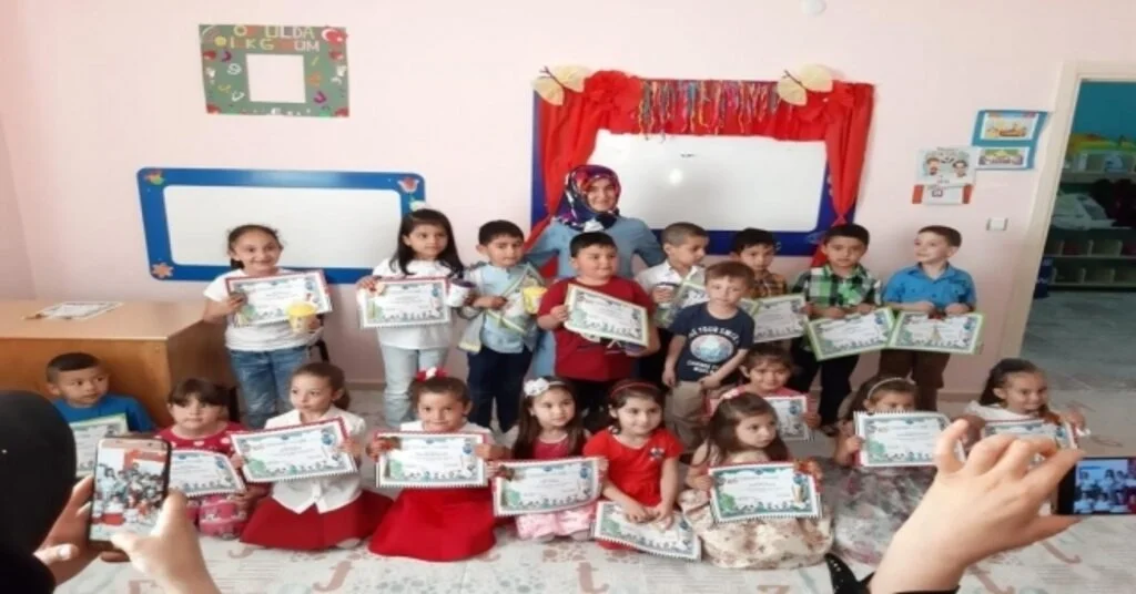 Kuran Talebeleri Belgelerini Aldı