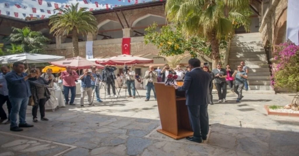 Kuşadasında İnşaatını Yeşillendirmeyene Ruhsat Yok !