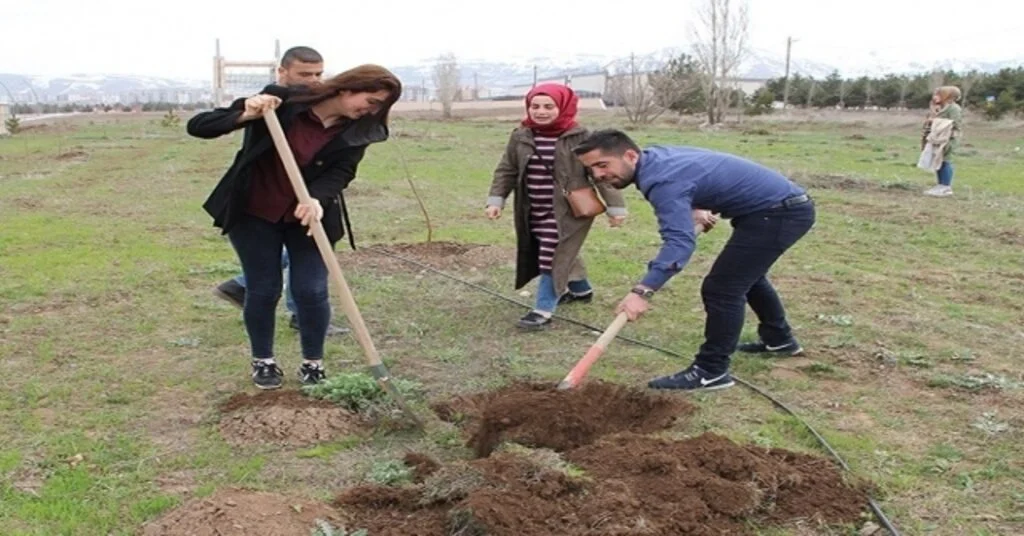 Mezun Olacak Öğrencilerden Hatıra Ormanı