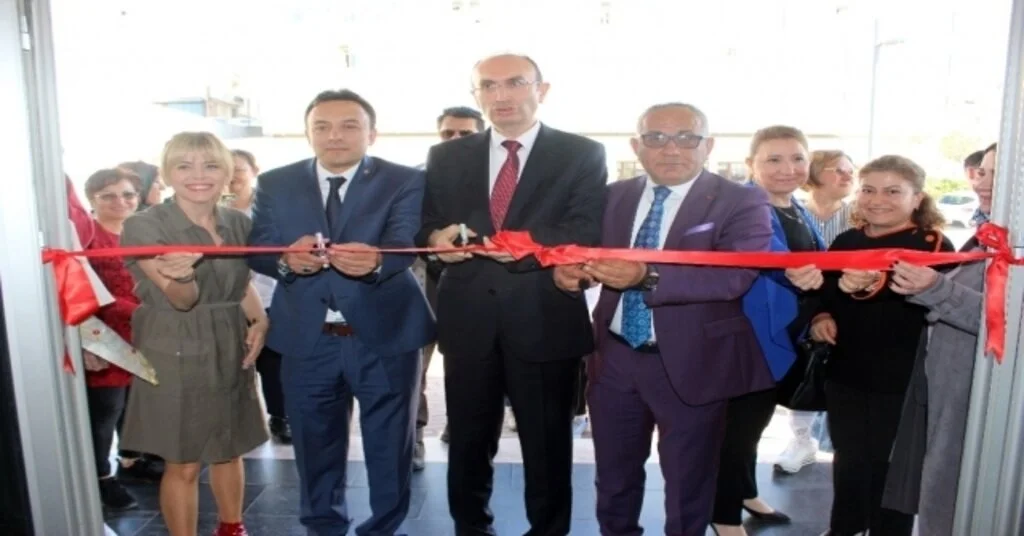 Öğrenciler İç Dünyasını Tuvallere İşledi