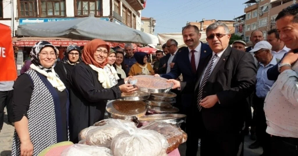 (Özel) Bursada Kadınların Ürettiği Yöresel Gıdalar Kapış Kapış Satıldı
