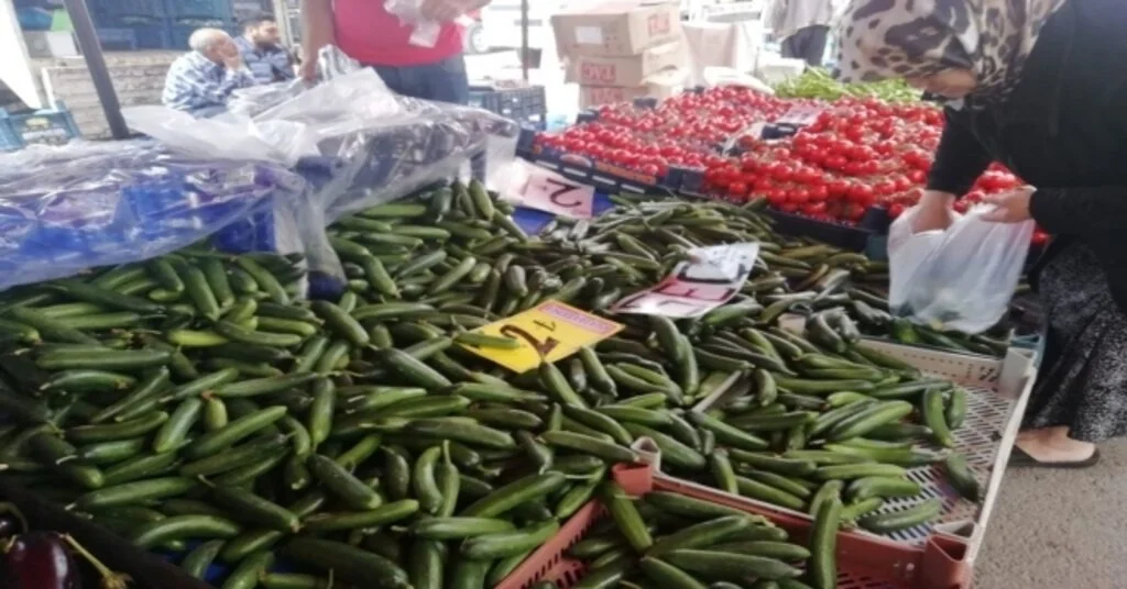Pazarda Sebze Fiyatları Düşüşe Geçti