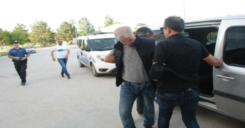 Sahte Bomba Düzenekli Soyguncuyu Topallaması Yakalattı