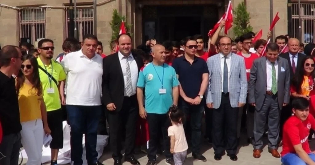 Sandıklıdan Milli Maça Marşlı Destek