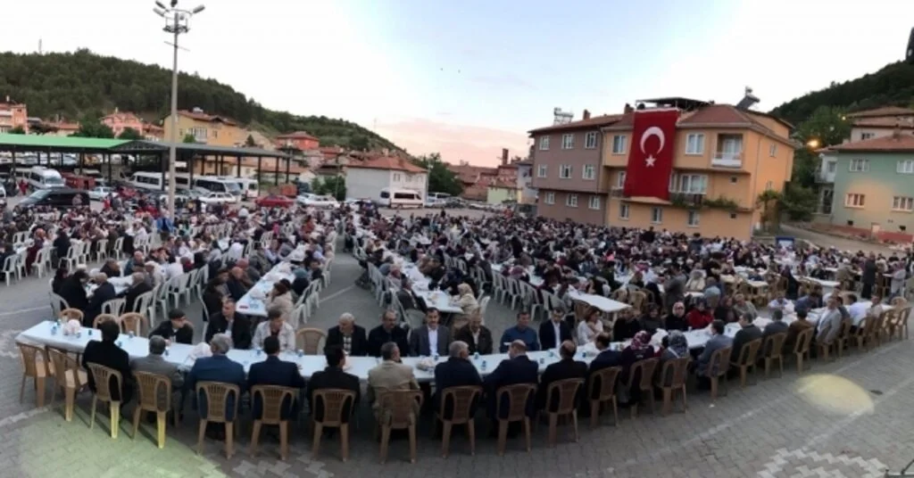 Şaphanede Halk İftarı Yoğun Katılımla Gerçekleştirildi