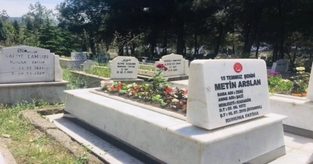 Şehit Mezarlıklarında Bakım Çalışmaları Yapıldı