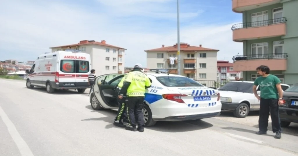 Seyir Halindeki Motosiklet Sürücüsü Motorunu Kaydırarak Düşmesi Sonucu Yaralandı